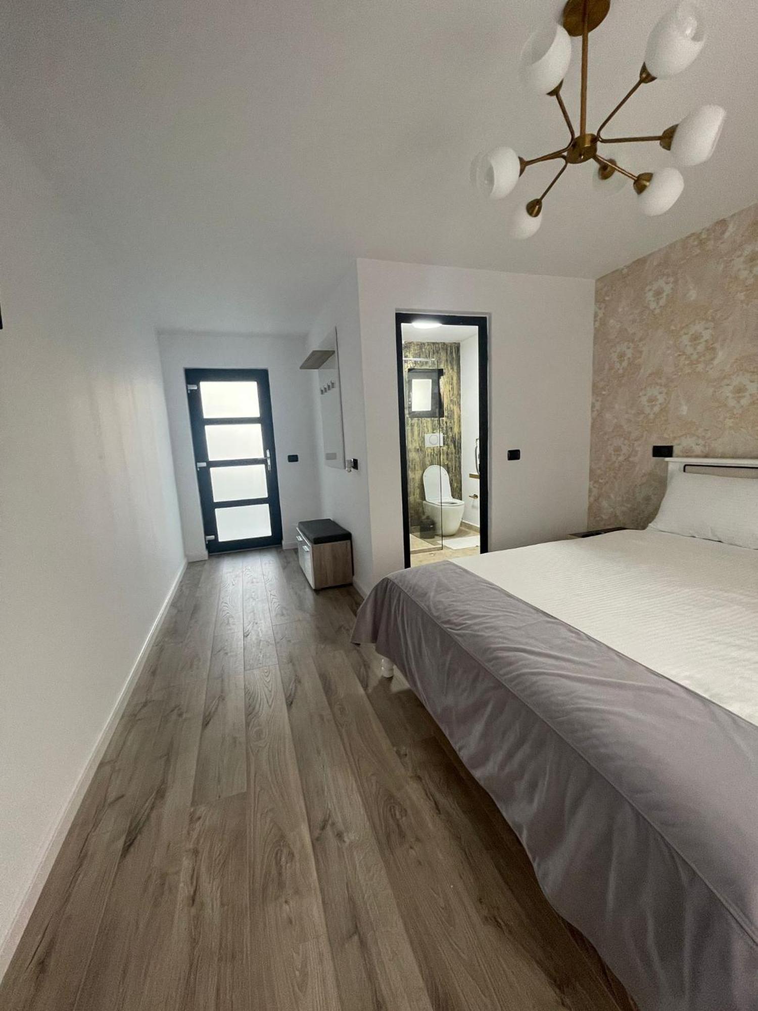 Cataleya House Hotel Oesti-Paminteni Ngoại thất bức ảnh