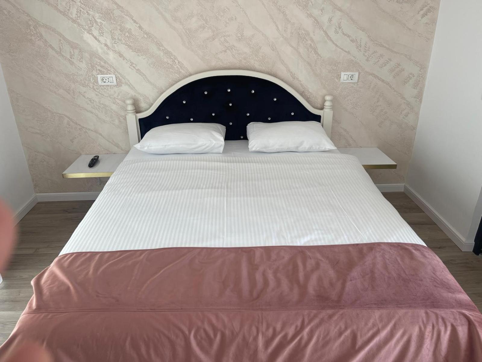 Cataleya House Hotel Oesti-Paminteni Ngoại thất bức ảnh