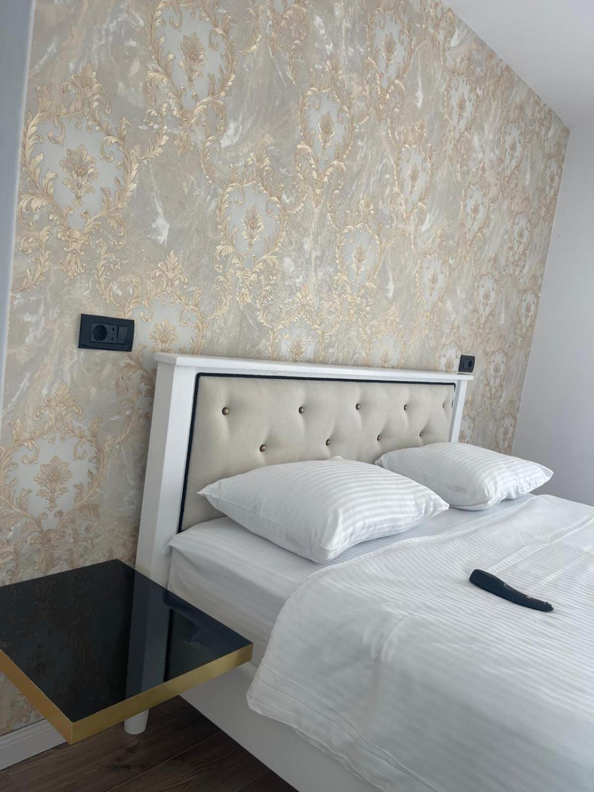 Cataleya House Hotel Oesti-Paminteni Ngoại thất bức ảnh